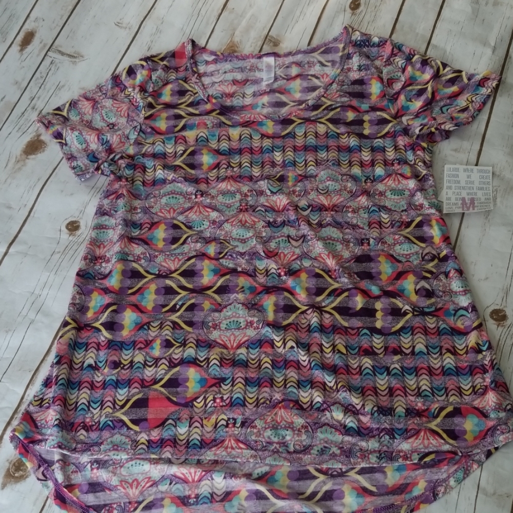 Lularoe classic tee medium. NWT
